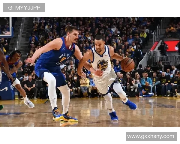 勇士与掘金四月对决精彩回顾与赛季前景分析